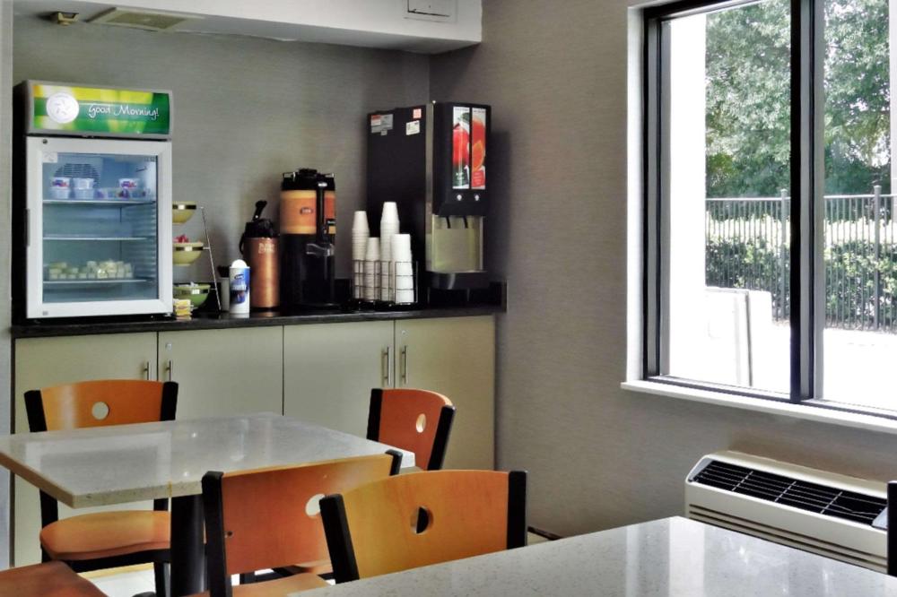Quality Inn & Suites Raleigh North